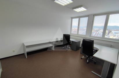 Kancelárie, administratívne priestory / 82m2 / - Bytča